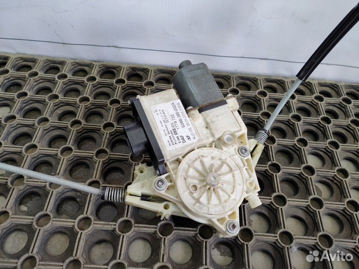 Стеклоподъемник правый Daf XF105, Daf XF95