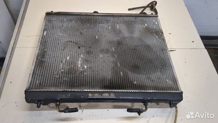 Радиатор охлаждения двигателя Mitsubishi Pajero / Montero, 2004