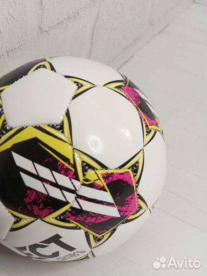 Футбольный мяч