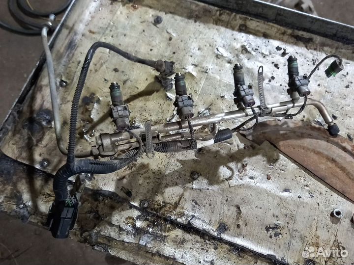 Топливная рампа на 126 мотор
