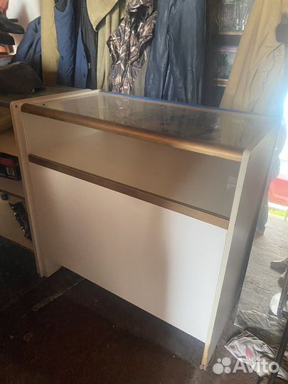 Шкаф витрина