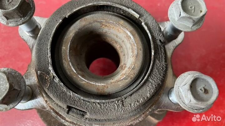 Ступица передняя правая Nissan Skyline V36 2.5 AT