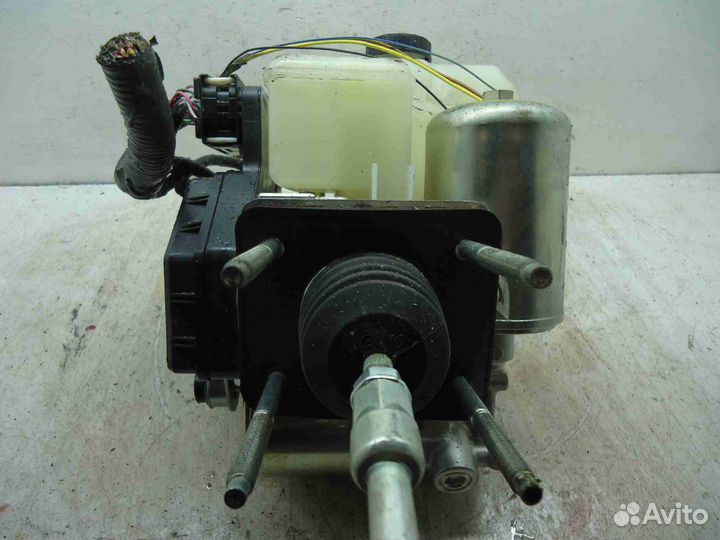 Блок управления тормозами/насос ABS Nissan Titan