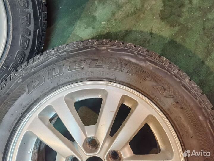 Bridgestone Dueler A/T 215/70 R16