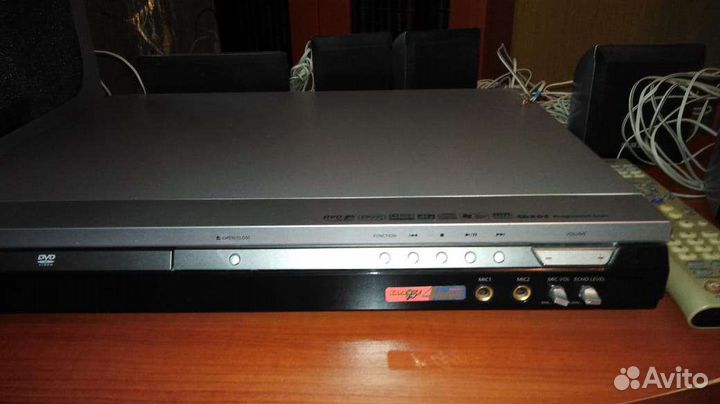 Домашний кинотеатр с проигрывателем DVD-караоке