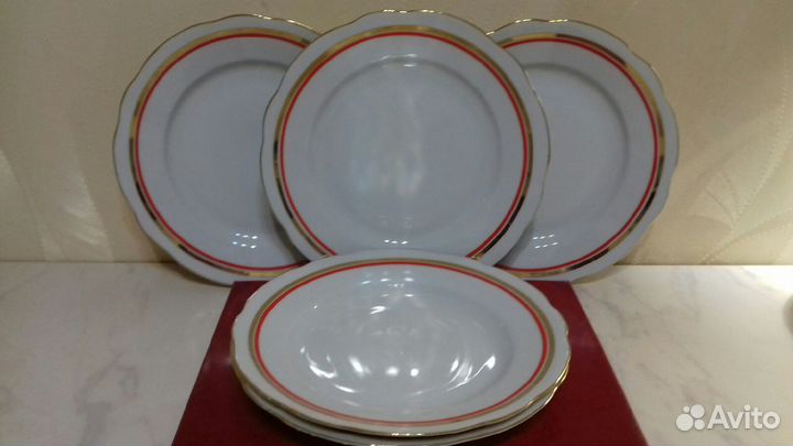 Тарелки обеденные. 5 штук чехословакия. bohemia
