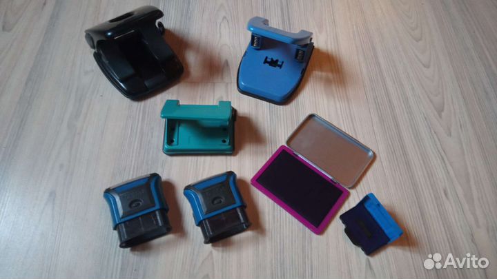 Канцелярские принадлежности много