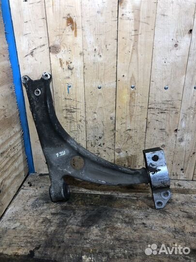 Рычаг передний правый VW Passat B6