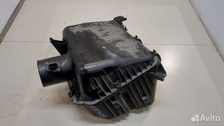 Корпус воздушного фильтра Infiniti QX56