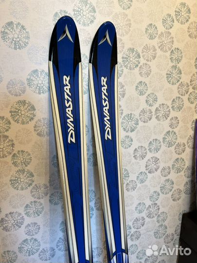 Горные лыжи и ботинки