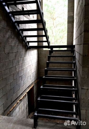 Лестница забежная под ключ