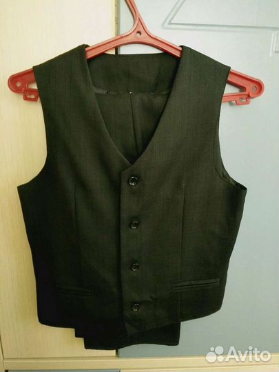 Школьный Костюм тройка для мальчика 140, 34раз