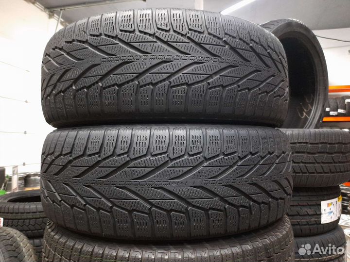 Nokian Tyres Hakkapeliitta R2 SUV 235/65 R17 108R