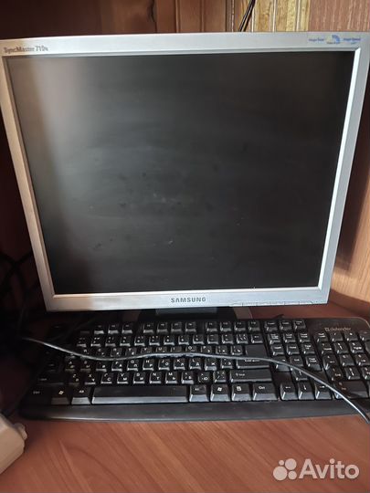 Монитор Samsung