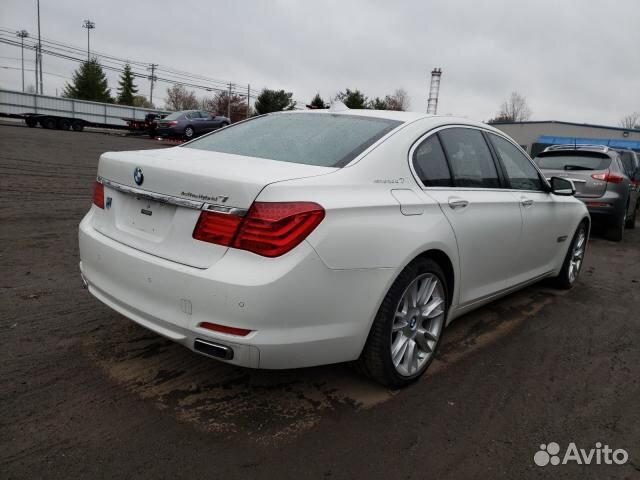 В разборе BMW 7 F01