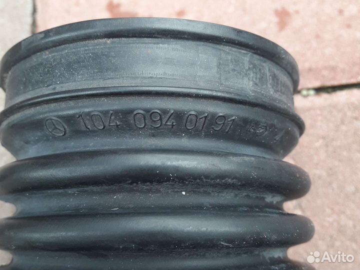 Патрубок впускной гофра Mercedes W124 M104 3.2