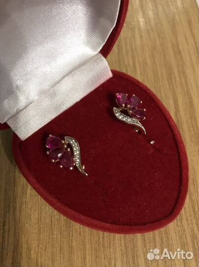 Золотые серьги