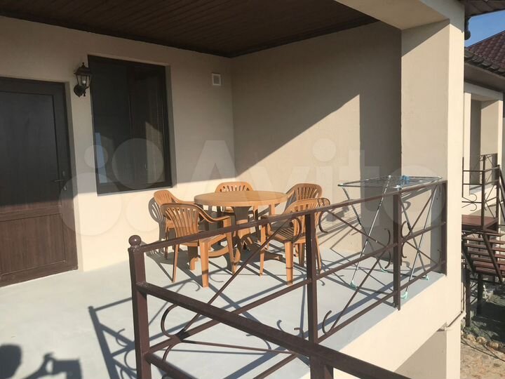 Комната 30 м² в 2-к., 1/2 эт.