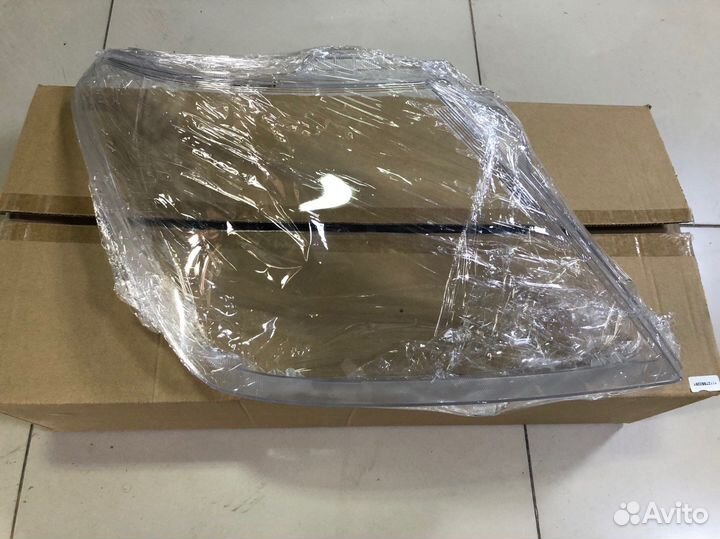 Стекло фары Nissan Patrol