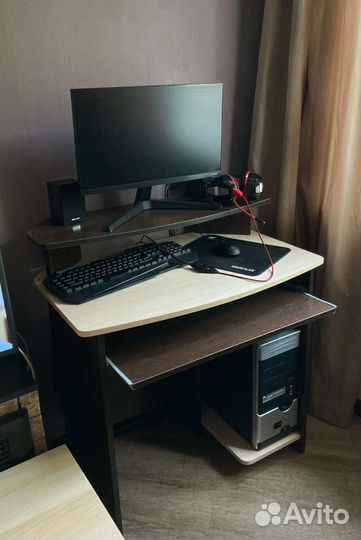 Компьютерный стол
