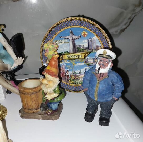 Сувениры статуэтки магнитики и др