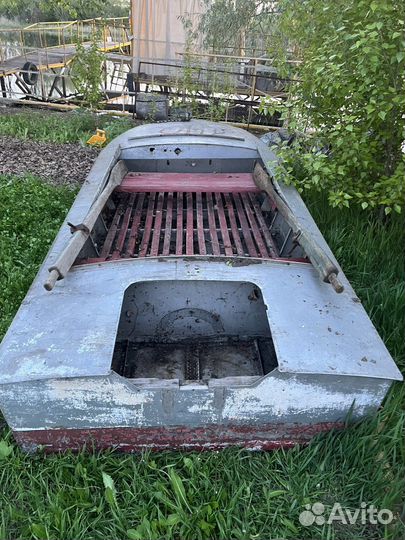 Лодка алюминиевая