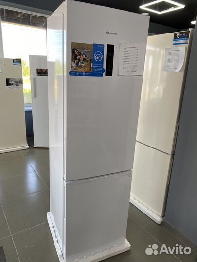 Холодильник Indesit