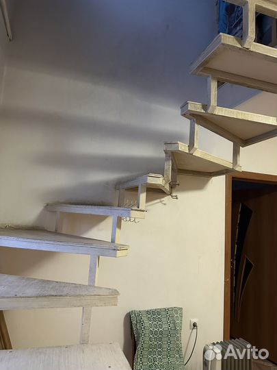 Металлическая лестница на 2 этаж