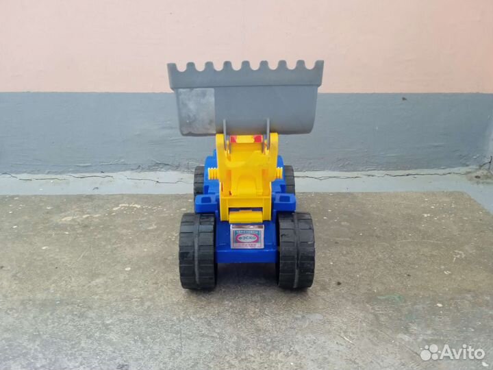 Детский трактор большой