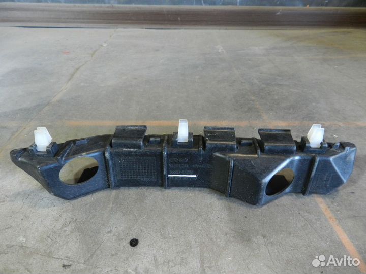 Кронштейн бампера переднего левый- Kia Picanto 2