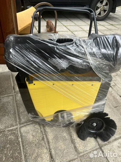 Подметательная машина Karcher s550