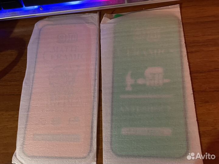 Защитное стекло на iPhone 12