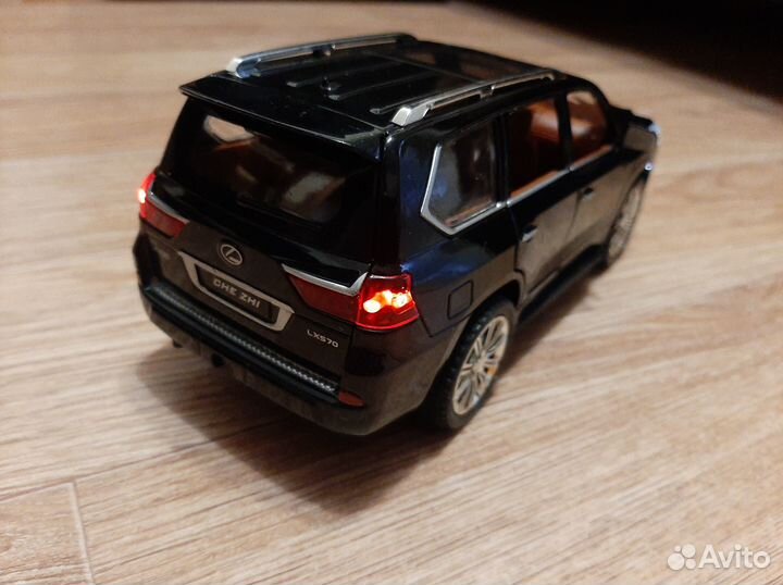 Модель авто Lexus LX570