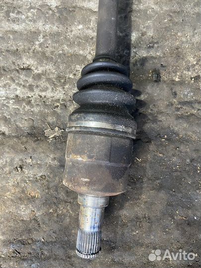 Привод передний правый 2.0 D4EA Hyundai Tucson 1