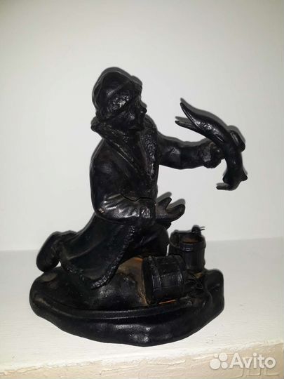 Статуэтка емеля с щукой