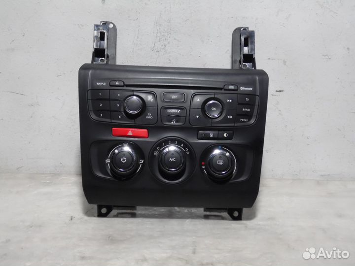 Панель кондиционера магнитолы Ситроен С4 Б7