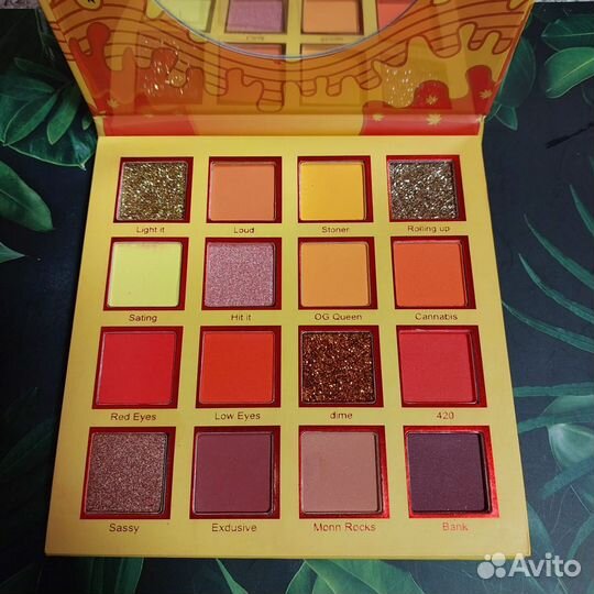 Яркие тени для век