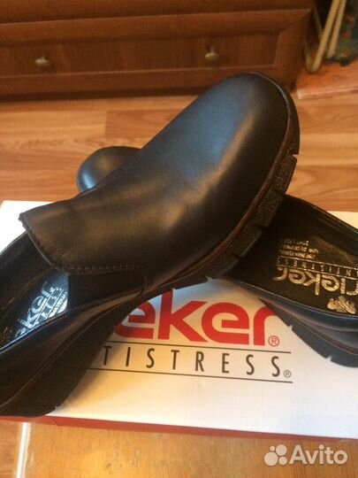 Туфли новые женские темно-синего цвета Rieker р38