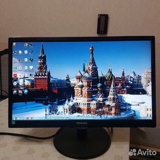 Монитор Philips 22