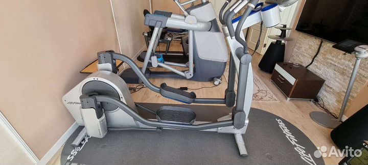 Эллиптический тренажёр Lifefitness X5