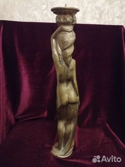 Подсвечник, девушка