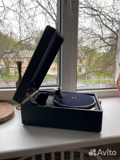 Патефон СССР 40 -х годов 20 век
