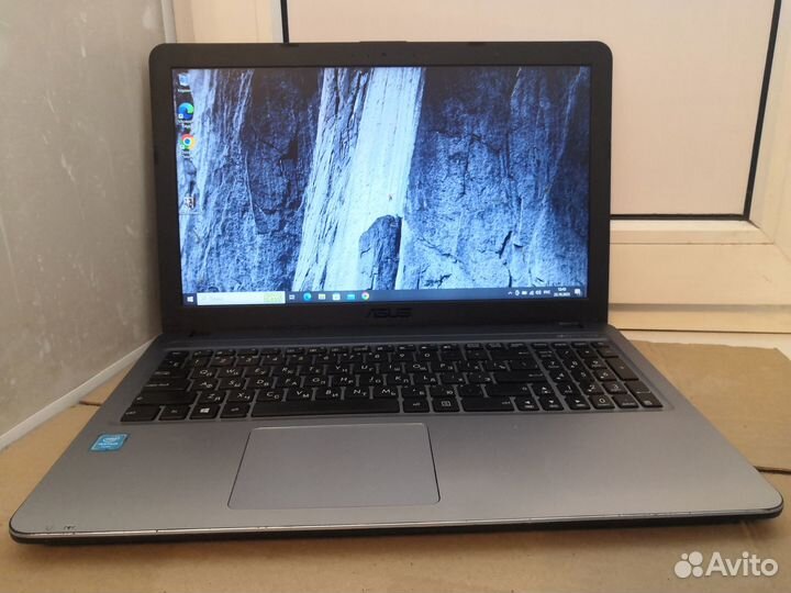 Современный офисный ноутбук (15.6