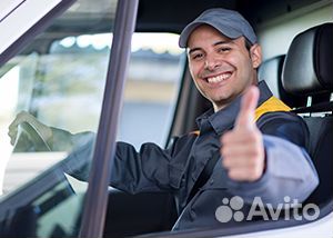 Офисный водитель на своем автомобиле