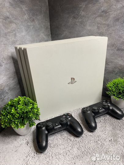 Sony PS4 pro 1tb + 2 джоя +500игр
