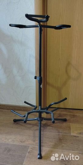 Подставка для трёх гитар