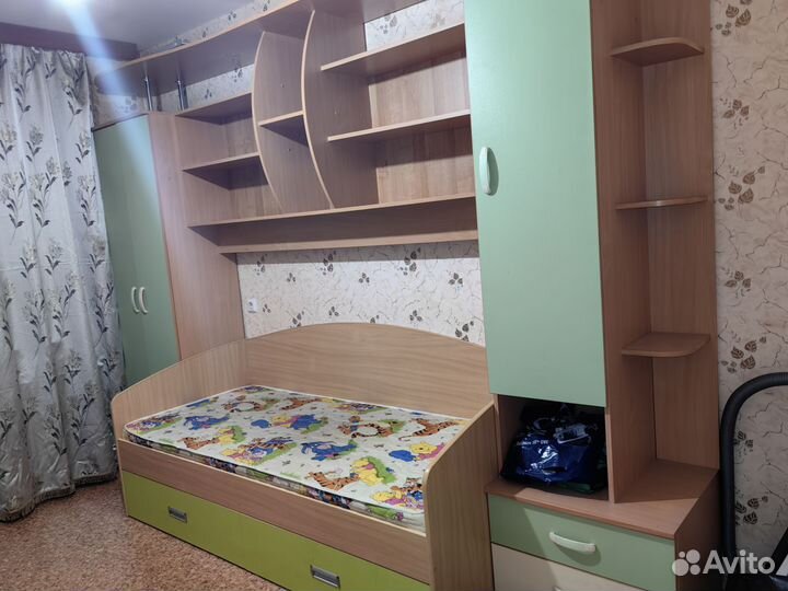 Детский уголок с кроватью