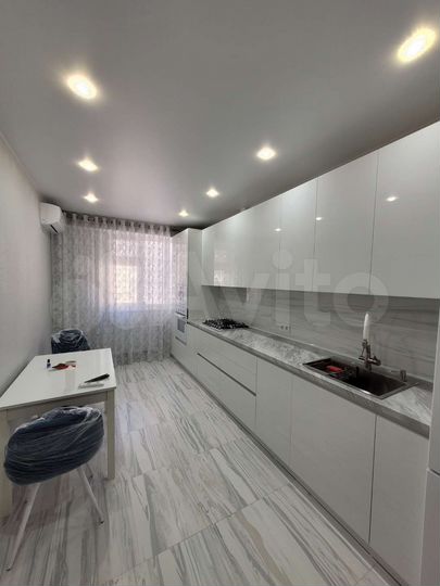 2-к. квартира, 70 м², 6/10 эт.