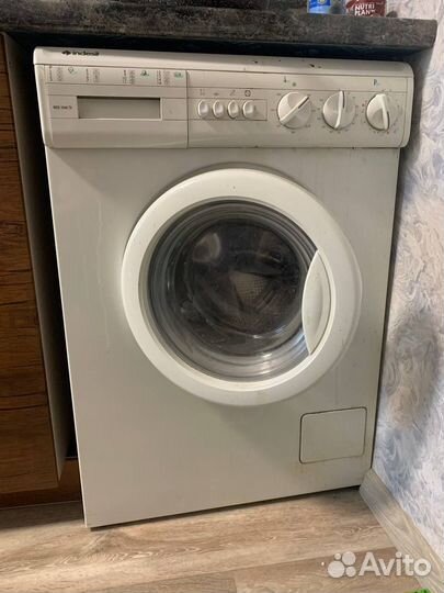 Стиральная машина с сушкой рабочая