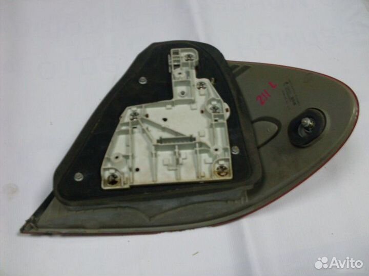 Фонарь наружный задний левый Mercedes-Benz